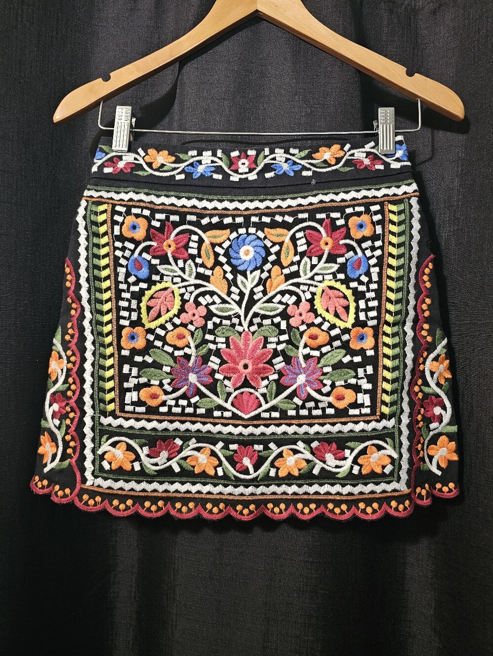 Lulu's Black Mini Skirt with Multicolor Floral Embroidery XS